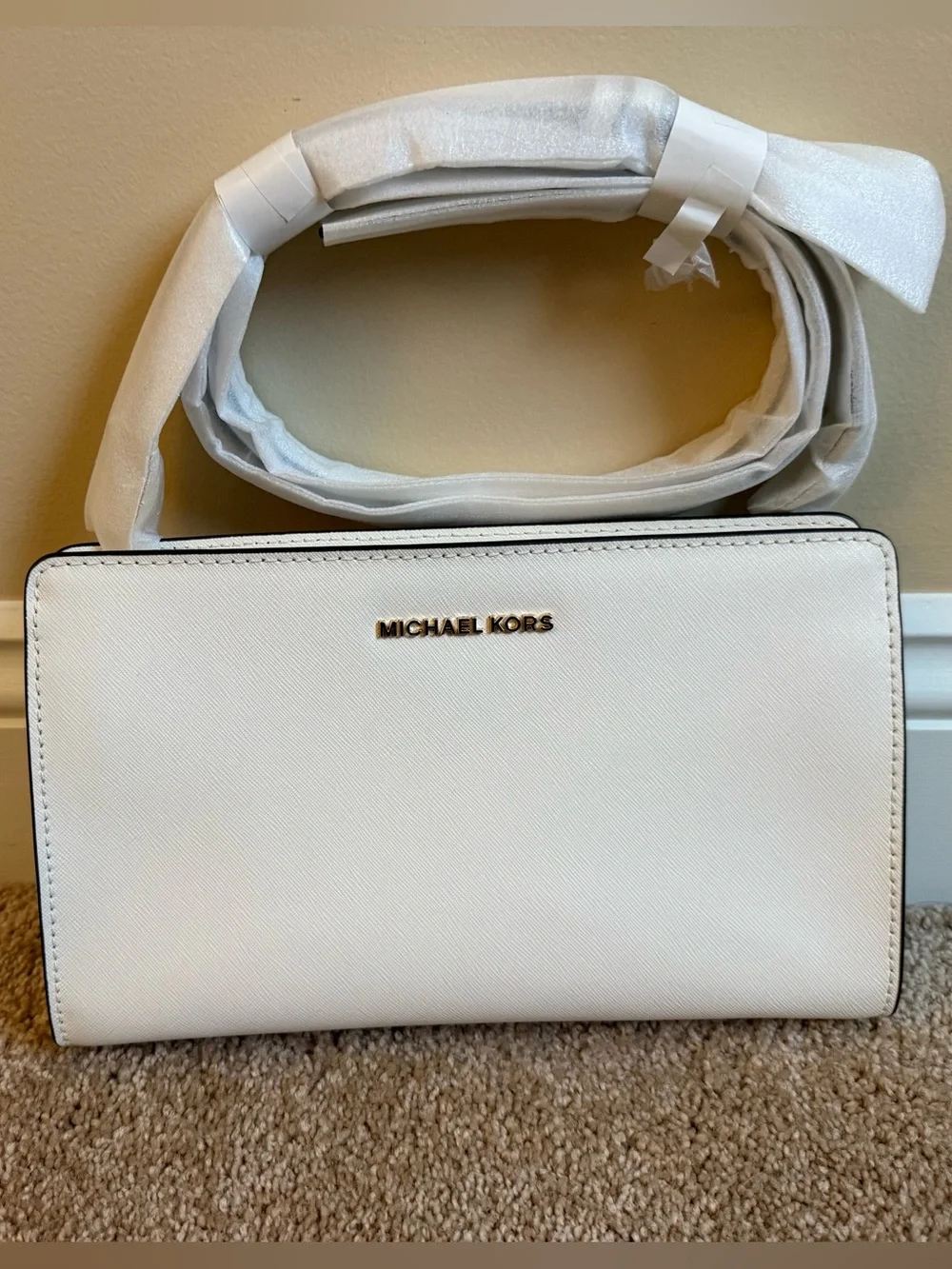 MICHAEL KORS White Saffiano Crossbody with Gold Logo
